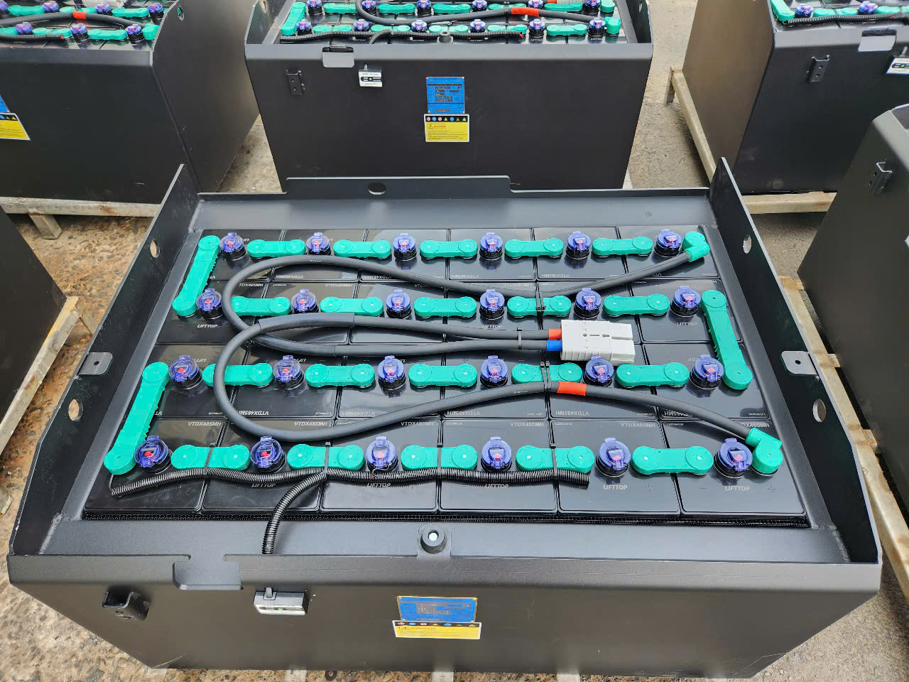 Bình điện lifttop mới