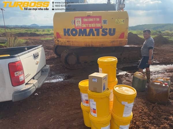 Thay phụ tùng Komatsu cho xe nâng tại nhà máy