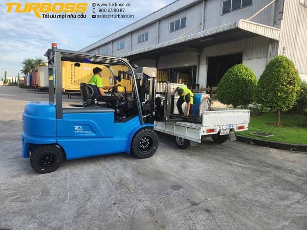 Xe nâng pin lithium