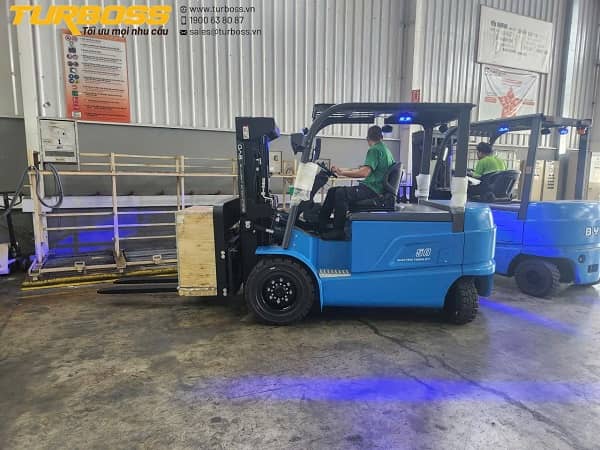 van-hanh-trong-nha-xuong