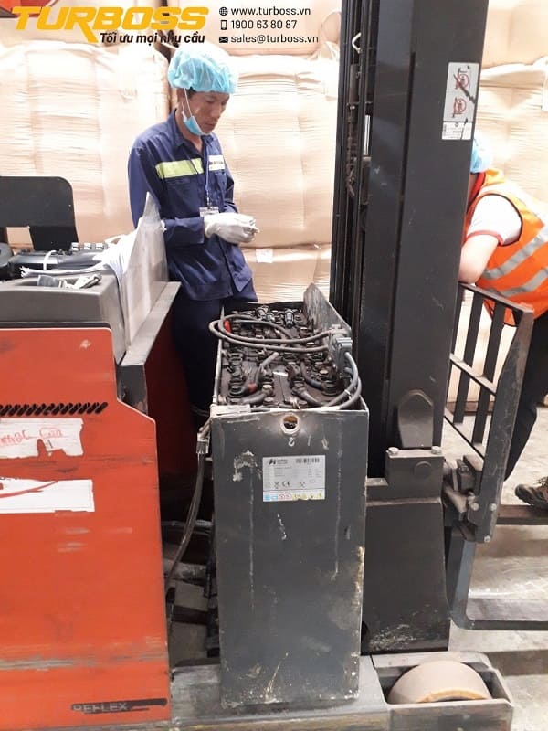 Kiểm tra dung lượng thực tế bình điện xe nâng 48V trước khi phục hồi