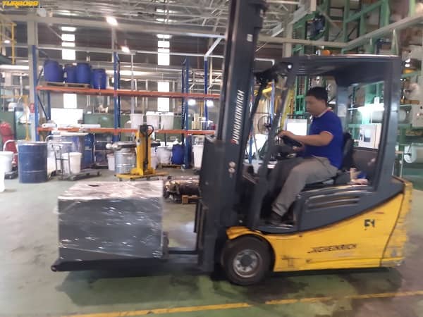 Xe nâng hoạt động ổn định sau khi sửa chữa Xe nâng hoạt động ổn định sau khi sửa chữa