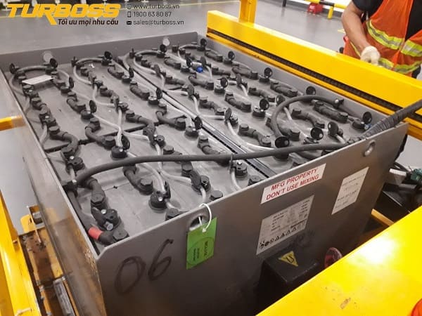 Bình Điện Xe Nâng Sạc Không Vào Điện: 9 Bước Kiểm Tra Trước Khi Thay Bình