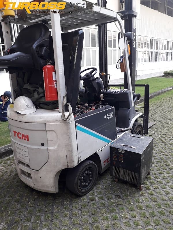 Test tải bình điện xe nâng để đánh giá dung lượng thực tế