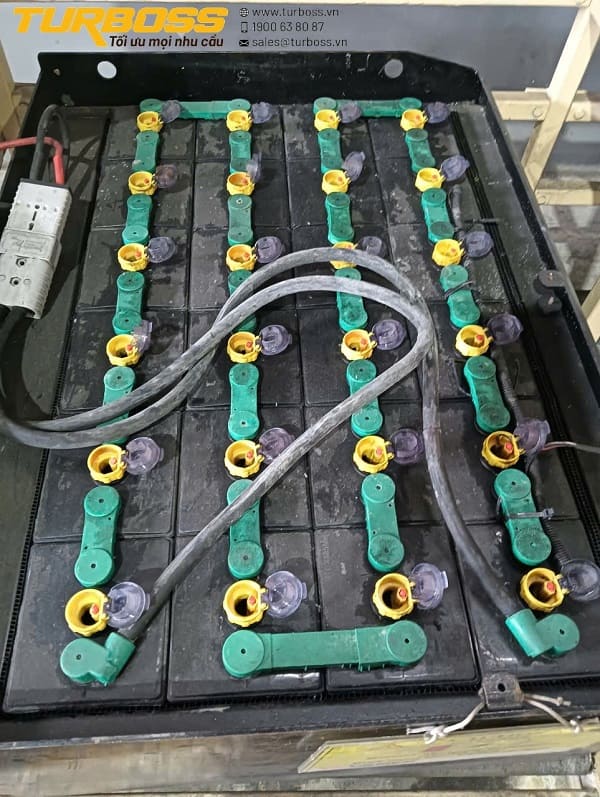 Cell hao nước nhanh trong bình điện xe nâng cần kiểm tra mất cân bằng và chất lượng nước châm